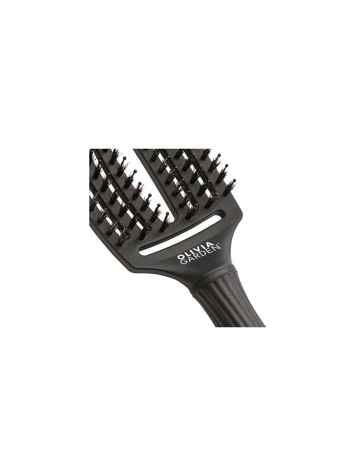 Comprar Olivia Garden Fingerbrush – Cepillo desenredante Negro (talla M, nylon/jabalí) en Cepillos y Peines por sólo 23,50 € o un precio específico de 23,50 € en Thalie Care